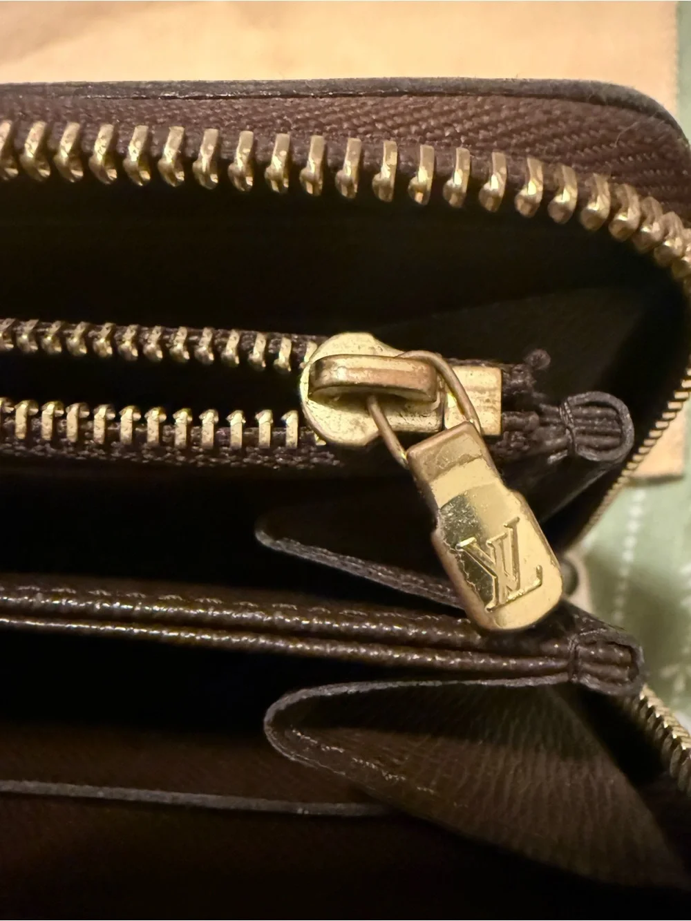Authentic LV Damier Zippy Wallet